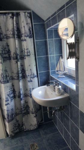 T�part Apartman And Home