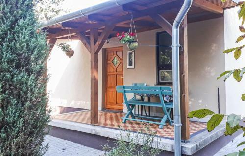 Two-bedroom Holiday Home In Balatonfenyves