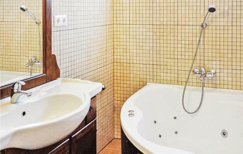 Holiday Home Balatonf�zf� With A Fireplace 04