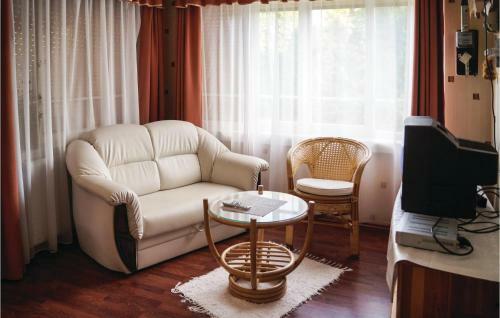 Two-bedroom Holiday Home In Balatonendred