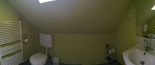 Hostal Erd?j�r�k Vend�gh�za