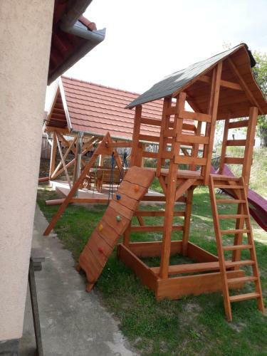 Hostal Erd?j�r�k Vend�gh�za