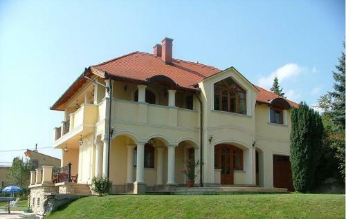 Bruckner Villa Apartman