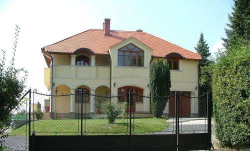 Bruckner Villa Apartman