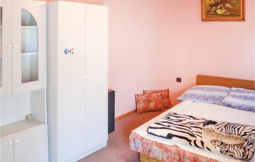 Five-bedroom Holiday Home In Balatonfoldvar