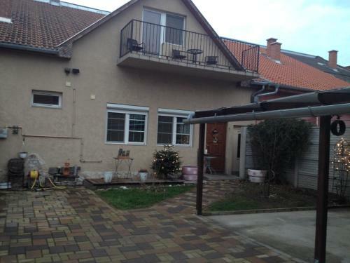 Rozs� Apartman