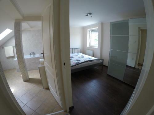 Rozs� Apartman