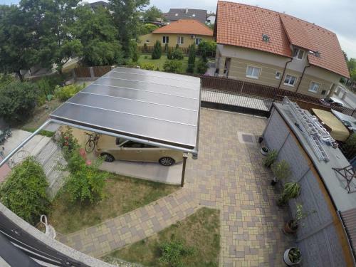 Rozs� Apartman