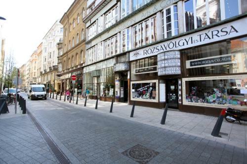 Apartamento Premium Studio Szervita Square