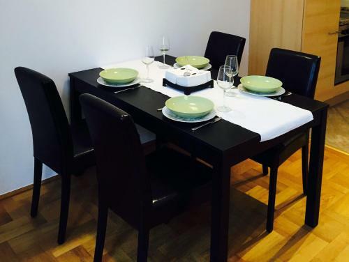 Gozsdu Apartment