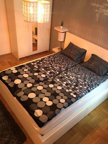 Gozsdu Apartment
