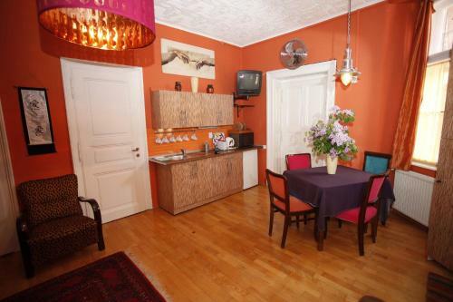 Chic Downtown Souperrooms Apartment