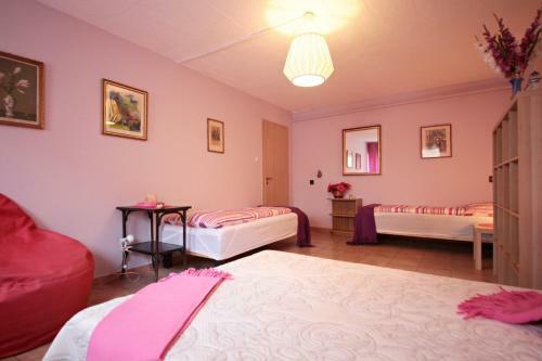 Villa Kertv�rosi Csal�di H�z