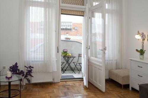 Alice Apartment
