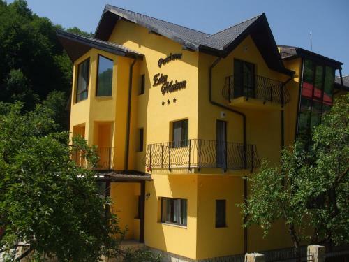 Hostal Eden Maison