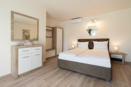 Hostal Pensiunea Lucia