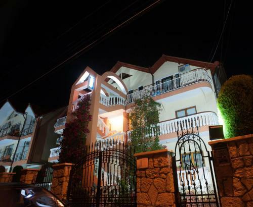 Hostal Complex Marinn 1