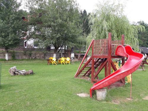 Hostal Pensiunea Trei Ponei