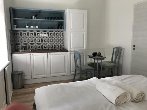 Hostal Balance Green Door 7