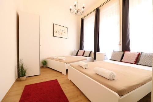 Real Apartments Wessel�nyi
