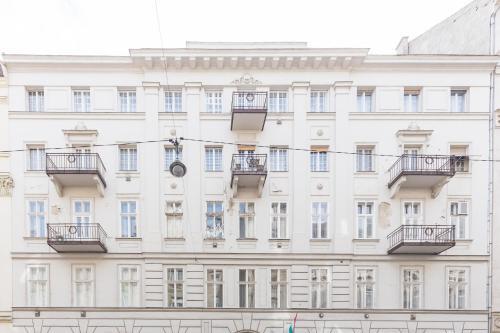 Real Apartments Zolt�n Ii.