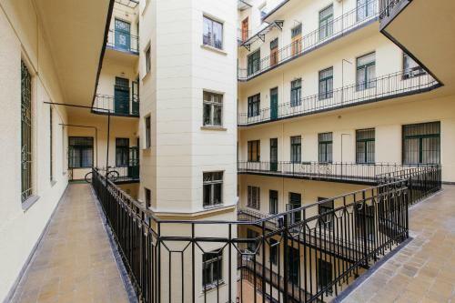 Inner City Apartment - Hold Utca