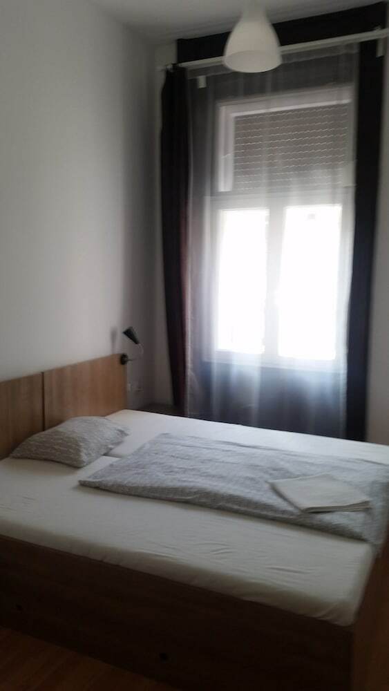 Hostal Omega Guesthouse Budapest