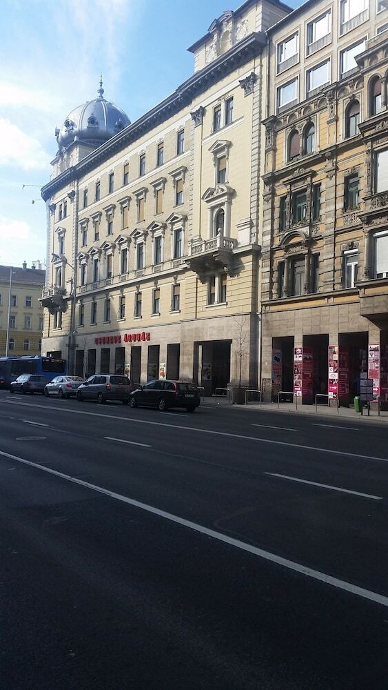 Hostal Omega Guesthouse Budapest