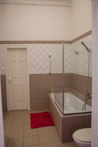 Broadway Gem Apartment