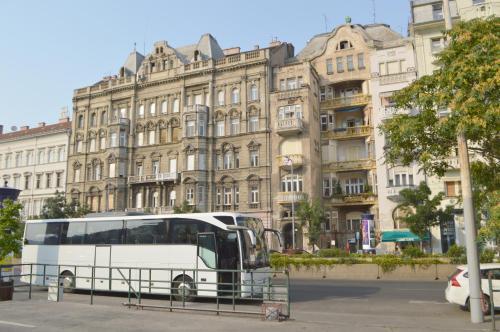 Hostal Riverside Danube Guest House