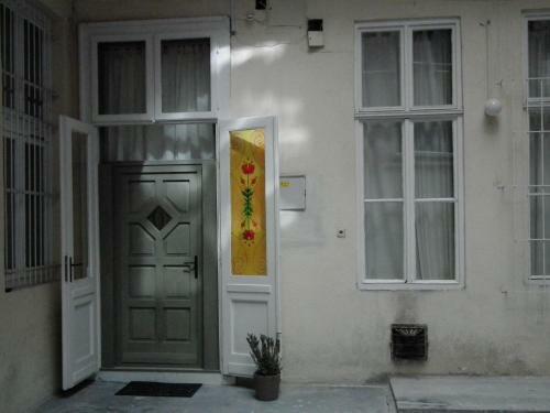 Nyilas Misi Apartments Viola