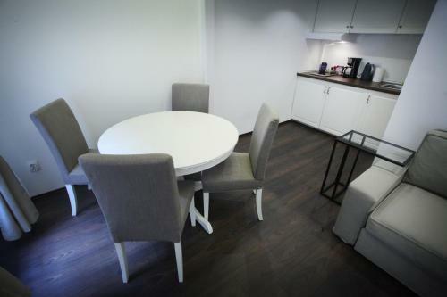 D.five Chain Bridge Apartment