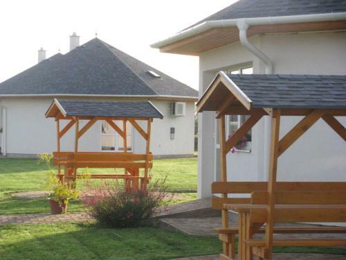 Kab�ka Lovastanya (riding Stable) Apartman