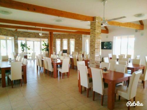 Kab�ka Lovastanya (riding Stable) Apartman