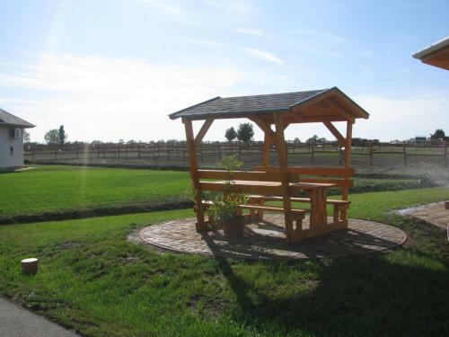 Kab�ka Lovastanya (riding Stable) Apartman