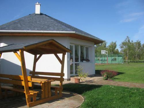 Kab�ka Lovastanya (riding Stable) Apartman