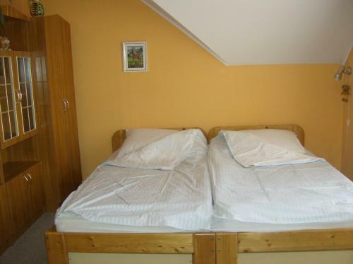 Apartment In Fonyod/balaton 35365
