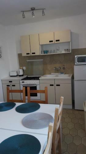Hostal Pacsirta Apartman Grand