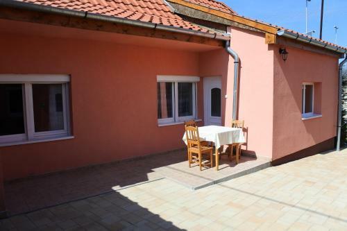 Kisasszony Apartman