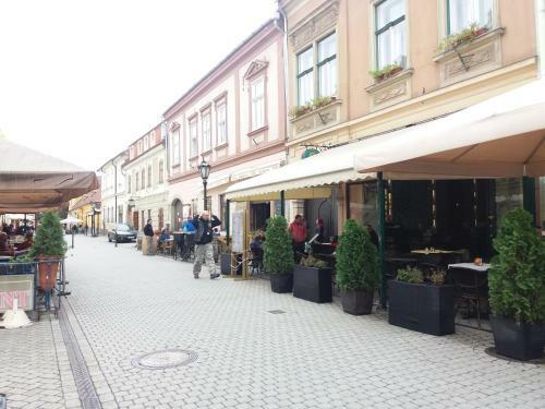 L�na Apartmanh�z - Eger