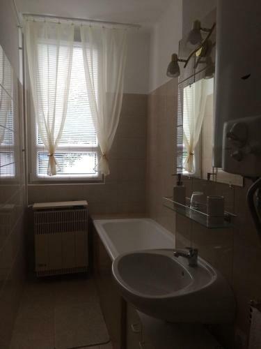 R�za Apartment