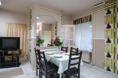 J�kai Family Apartman