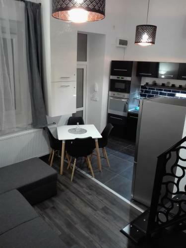 Downtown Deluxe Apartment