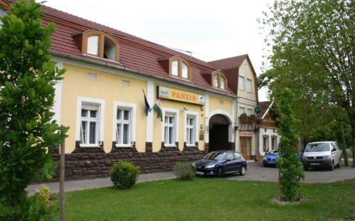 Hotel Kenguru Panzi�