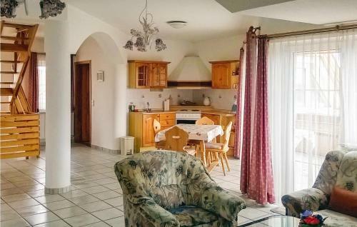Two-bedroom Apartment In Heviz