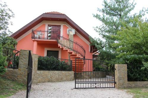 Apartments Roman Villa