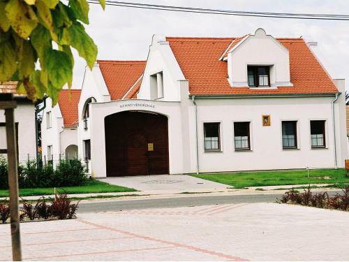 Hostal Szanyi Vend�gh�z