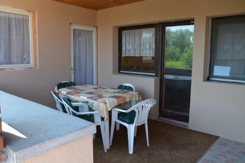 Apartman Anik� Vend�gh�z