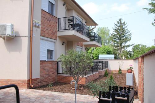 Imola �s Andrea Apartmanh�z 2