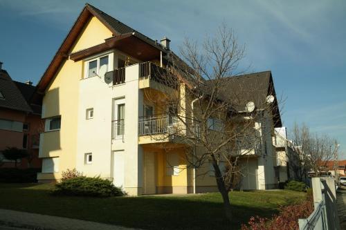 Aramis 3 Apartments
